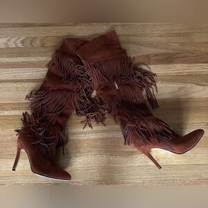 KRISTIN CAVALLARI CHINESE LAUNDRY size 7, RUST suede, fringed stiletto boots.